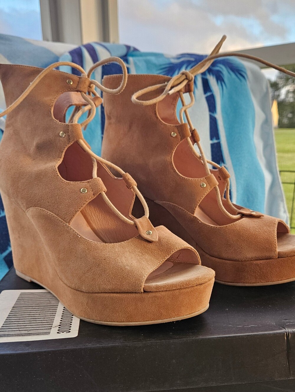 JSLIDES SZ 10 3 Wishes Lace Up WEDGE Great Condition